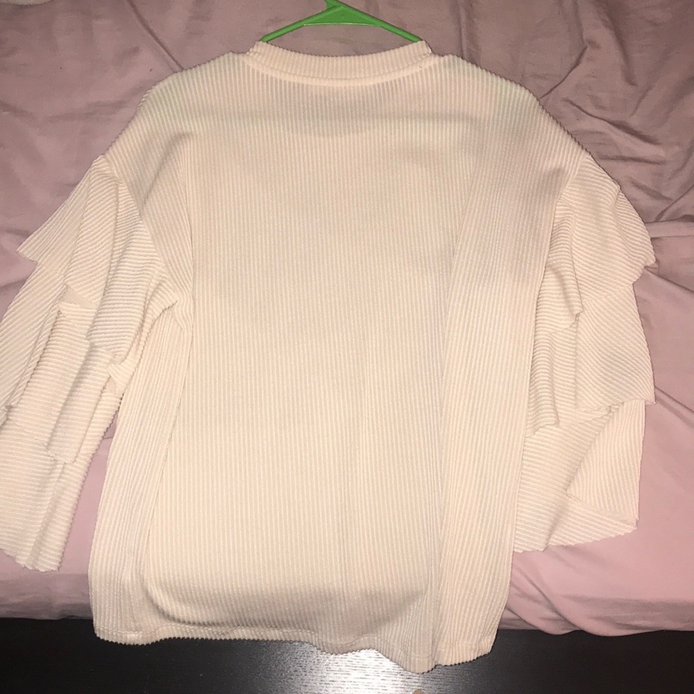Lush ruffle sleeve top - Picture 3 of 3